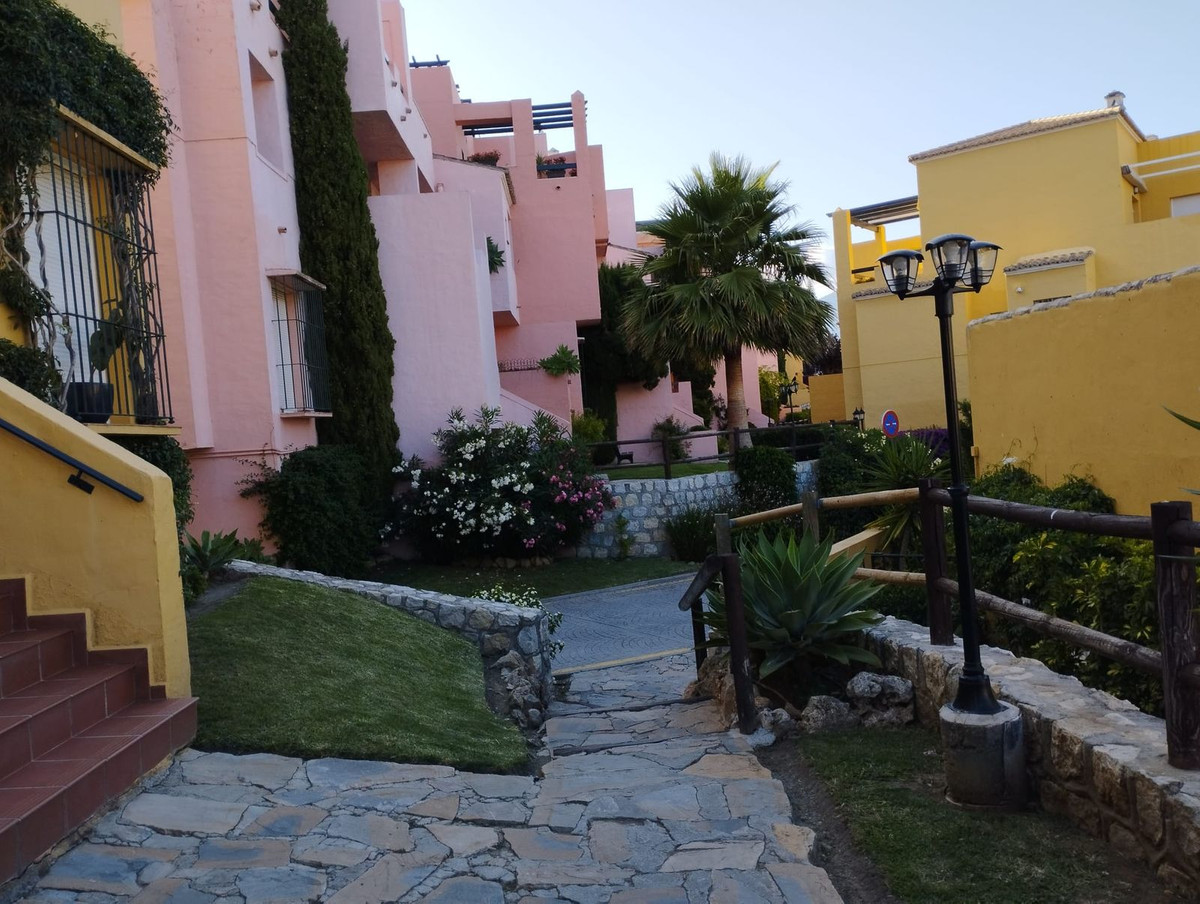 Apartamento Planta Baja en Guadalmina Alta, Costa del Sol
