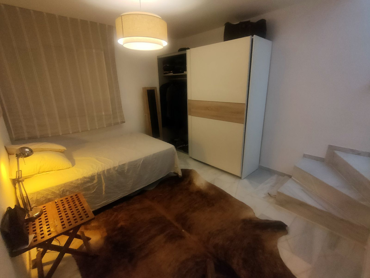 1 Bedroom Middle Floor Apartment For Sale Estepona