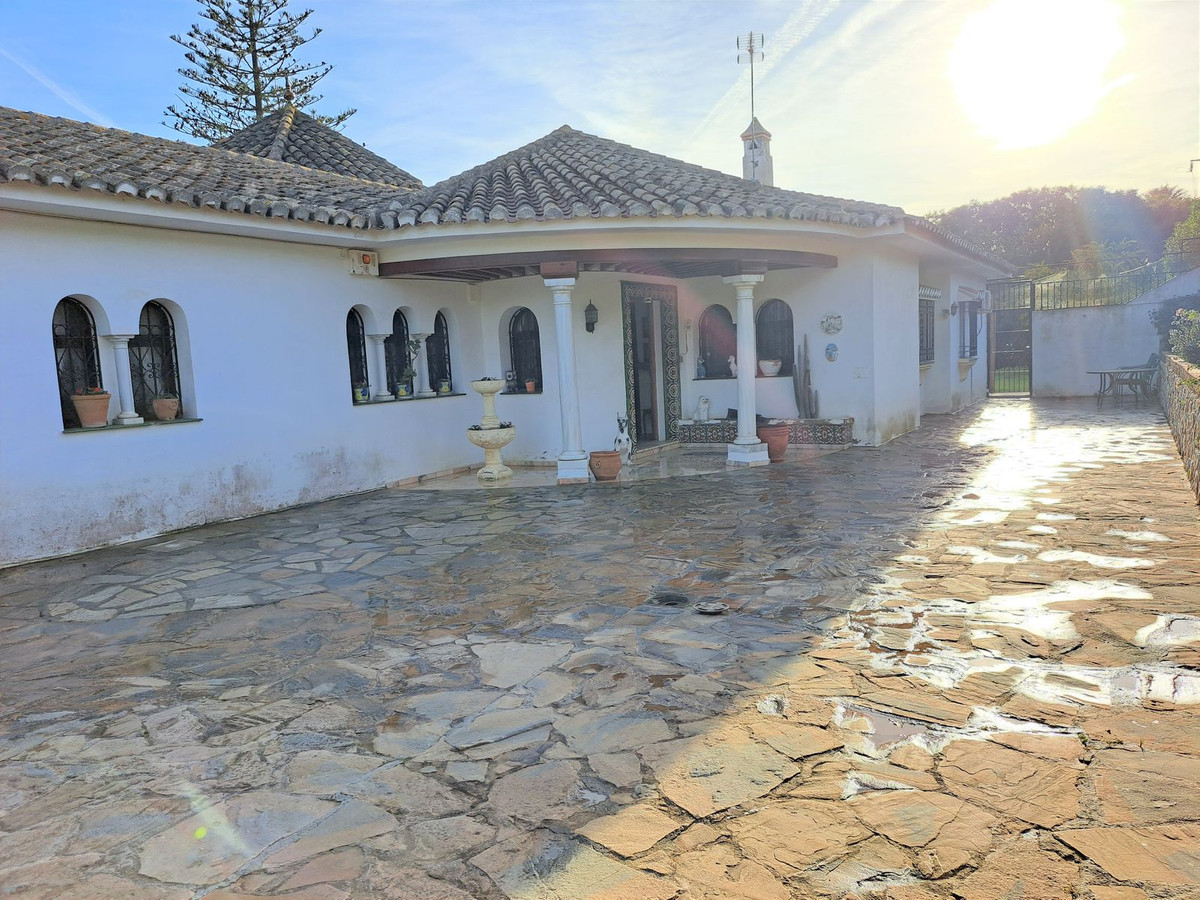 Villa con 4 Dormitorios en Venta El Chaparral