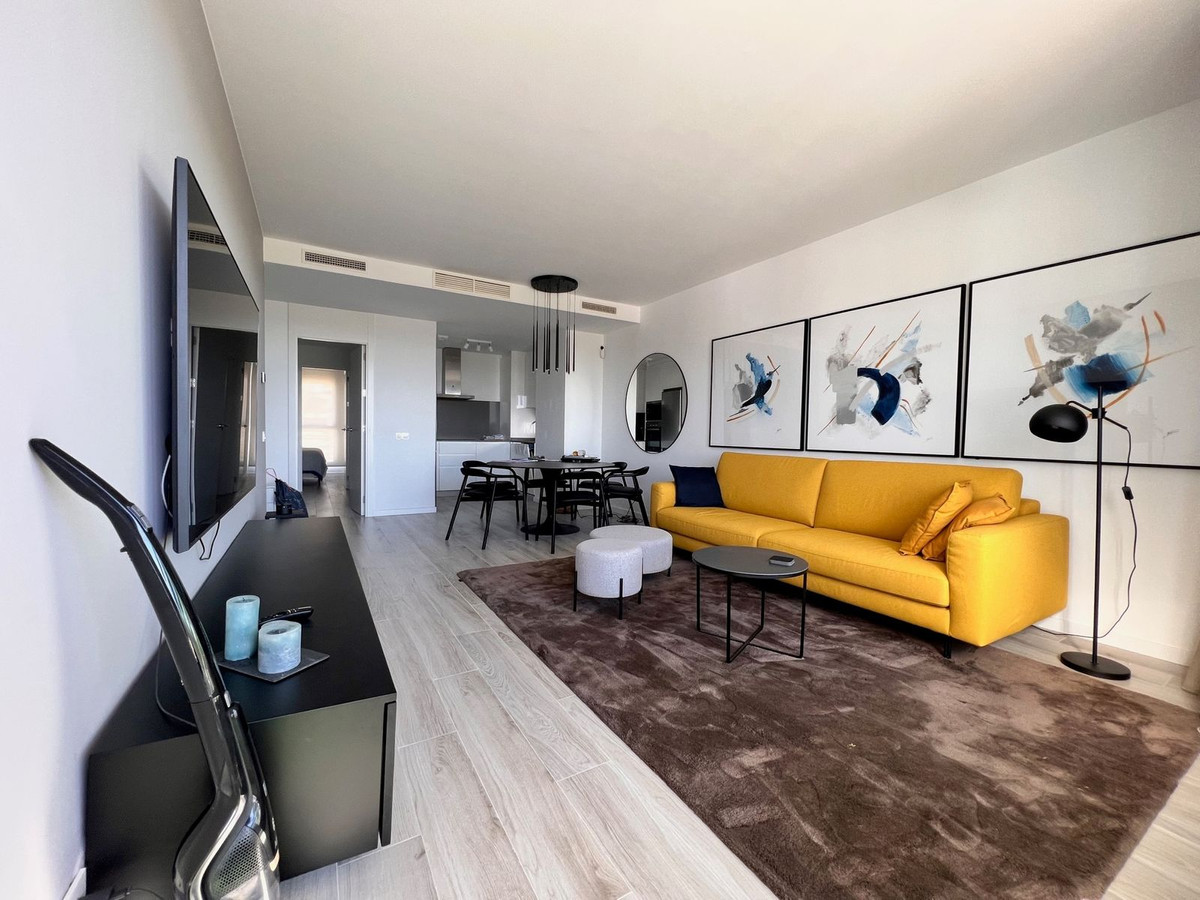 Apartment Middle Floor in Cancelada, Costa del Sol
