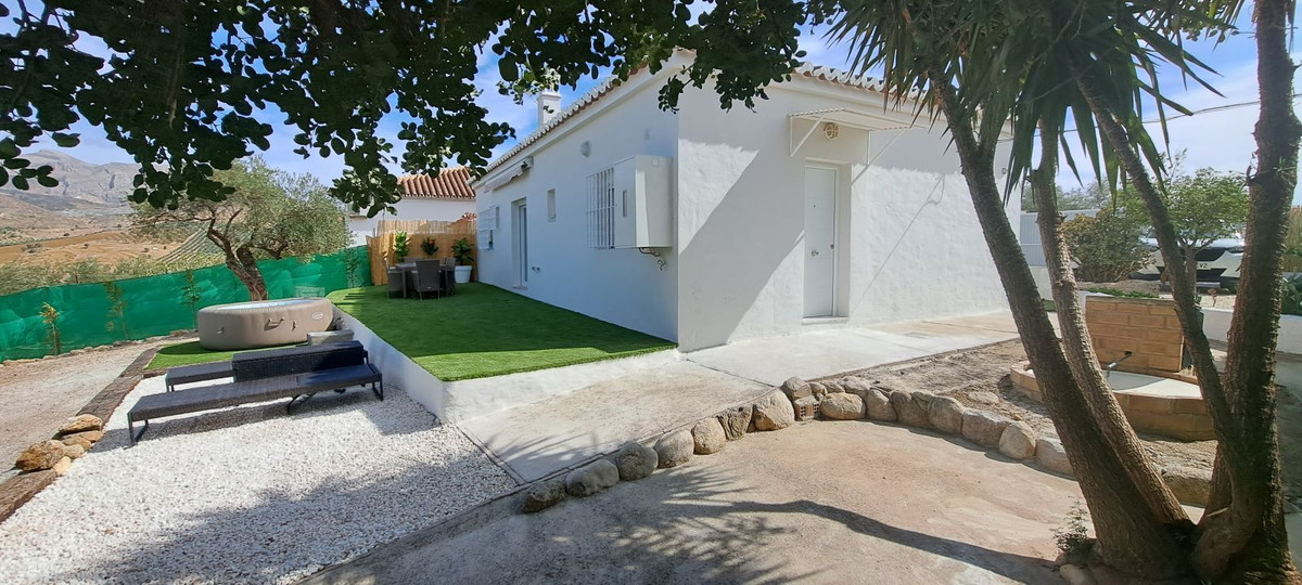 Detached Villa for sale in Alora, Costa del Sol