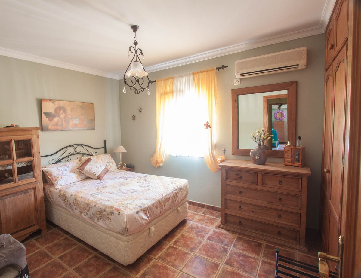 6 Dormitorio Villa en venta Estepona
