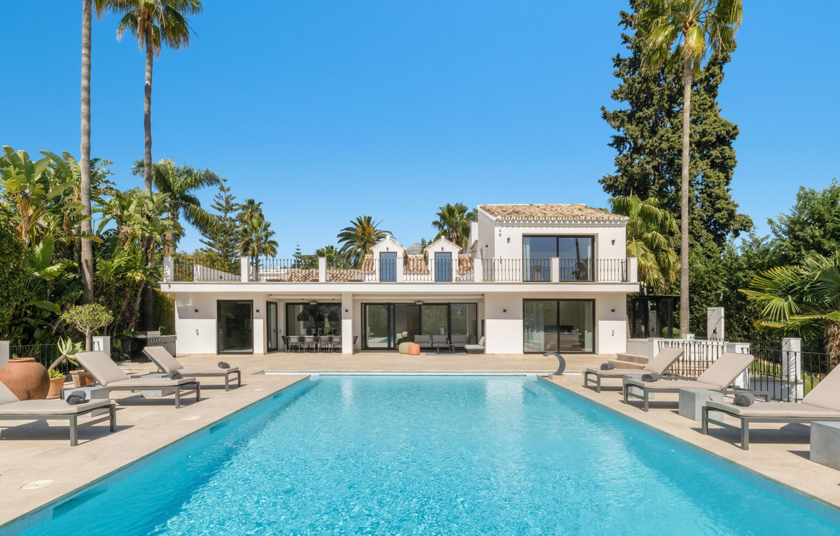 Villa te koop in Nueva Andalucía R4674895
