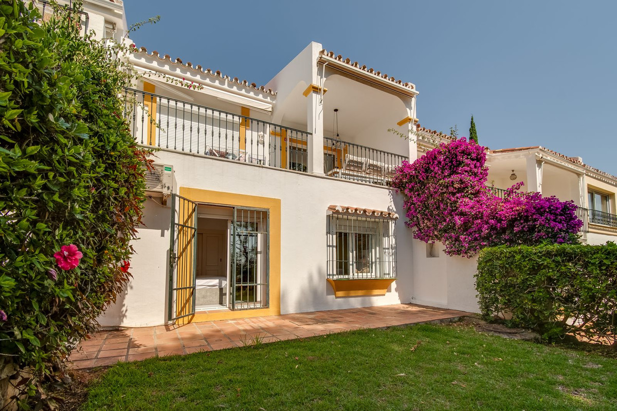 Reihenhaus Stadthaus zu verkaufen in Nueva Andalucía R4369849
