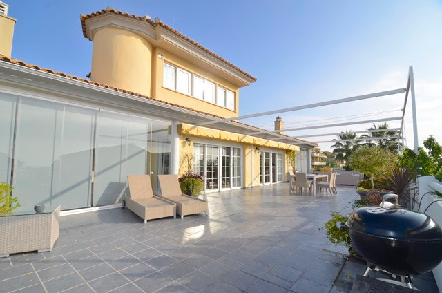 Penthouse for sale in Cabopino, Costa del Sol