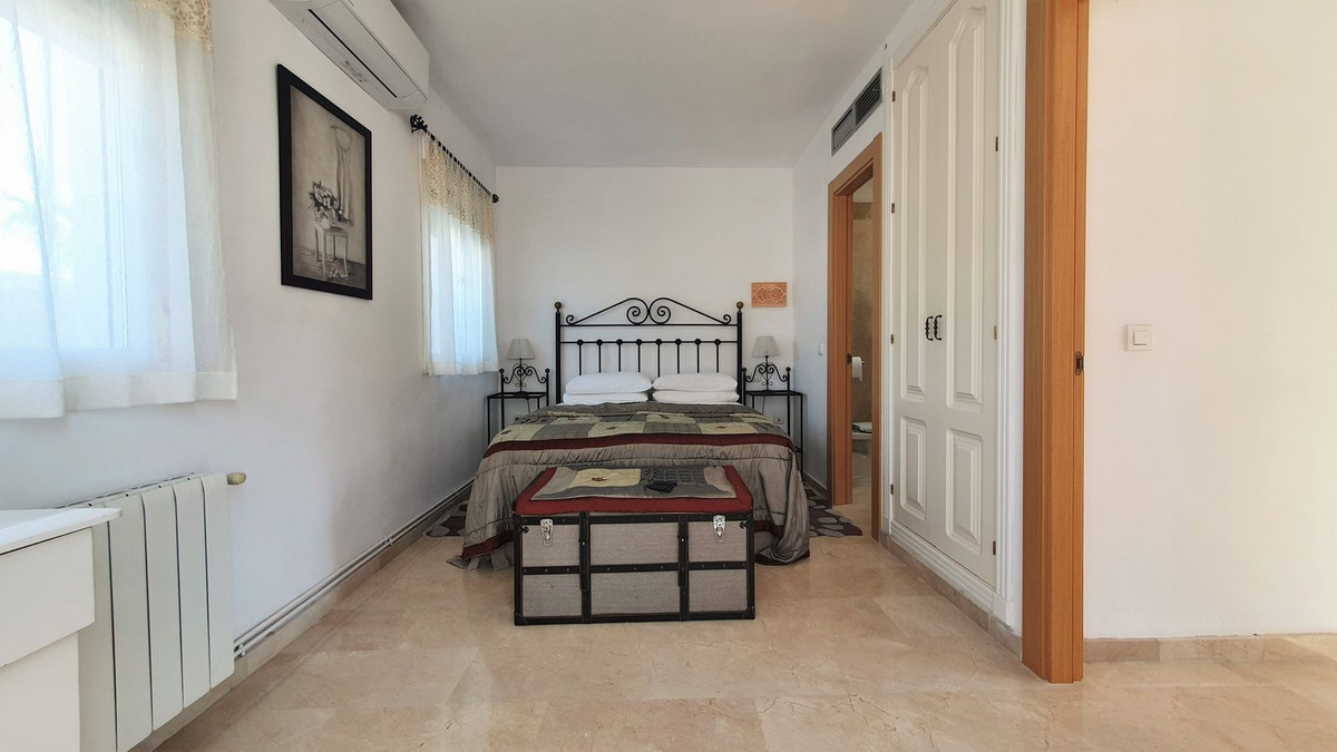 2 bedroom Apartment For Sale in Nueva Andalucía, Málaga - thumb 32