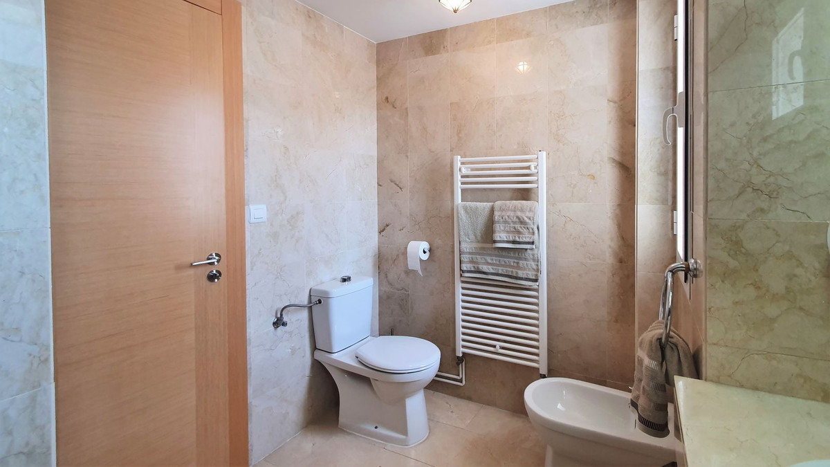 2 bedroom Apartment For Sale in Nueva Andalucía, Málaga - thumb 38