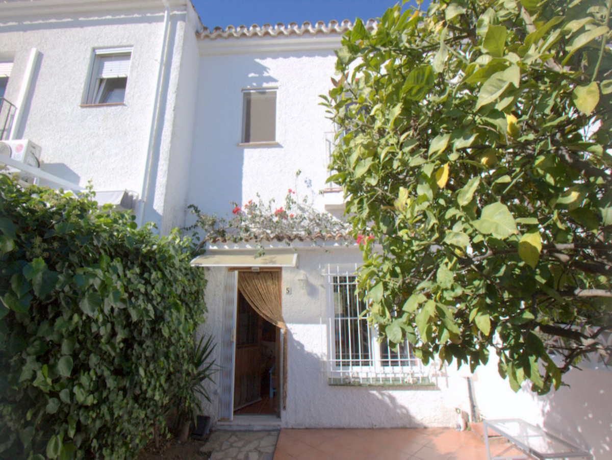 2 Bedroom Townhouse For Sale La Duquesa, Costa del Sol - HP3772096
