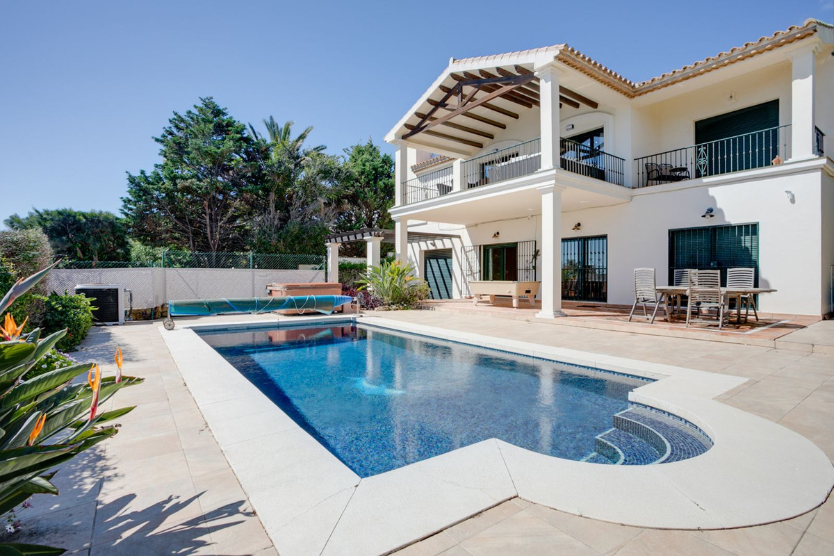  Villa, Individuelle  en vente    à Casares Playa