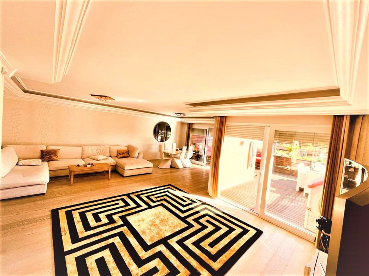Fantastic four bedroom duplex penthouse near the sea in a guard gated luxury complex