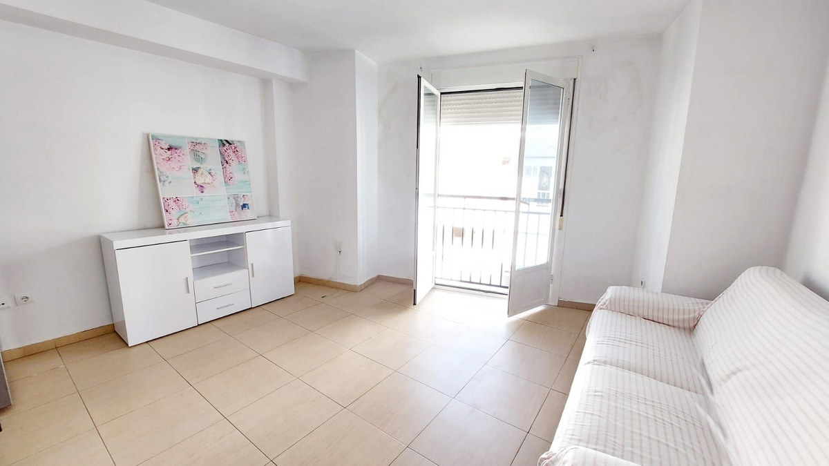 2 Bedroom Middle Floor Apartment For Sale Las Lagunas, Costa del Sol - HP4692109
