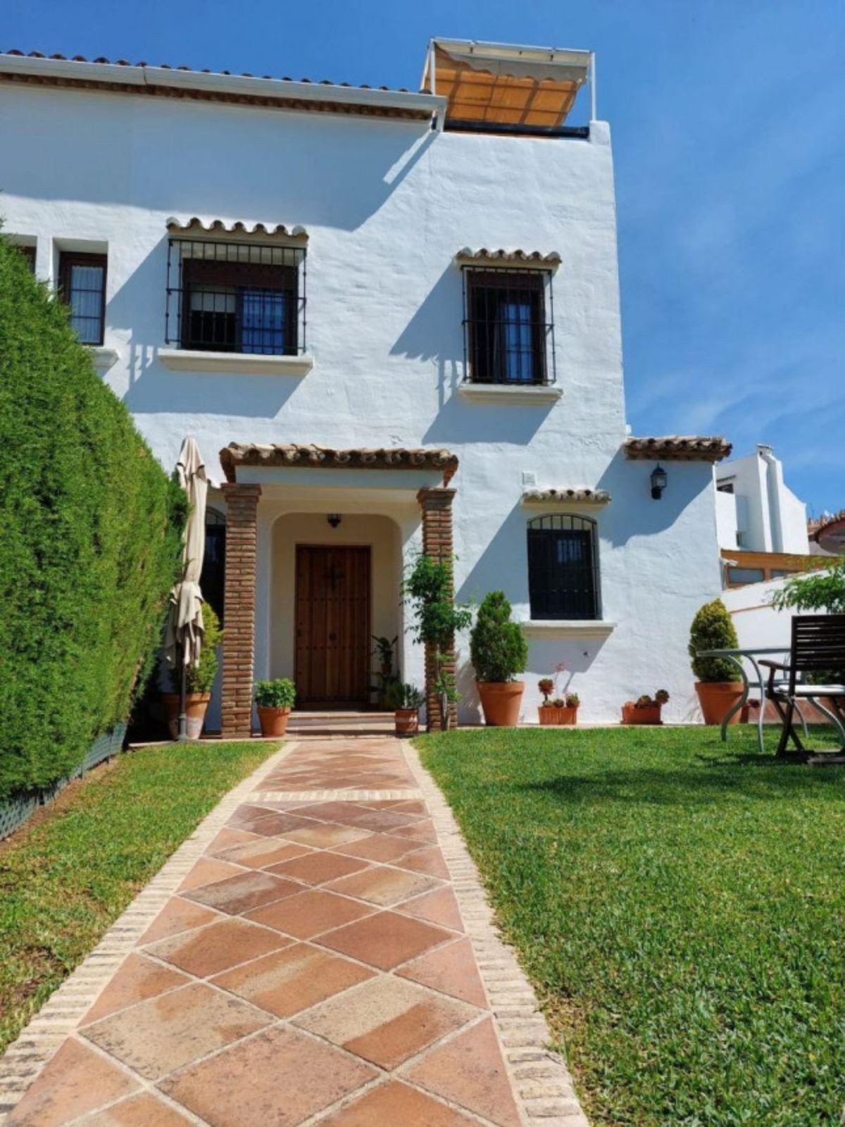 5 Bedroom Semi-Detached House For Sale Marbella, Costa del Sol - HP4076965