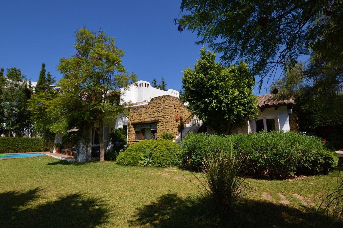Detached Villa for sale in Marbella R4691794