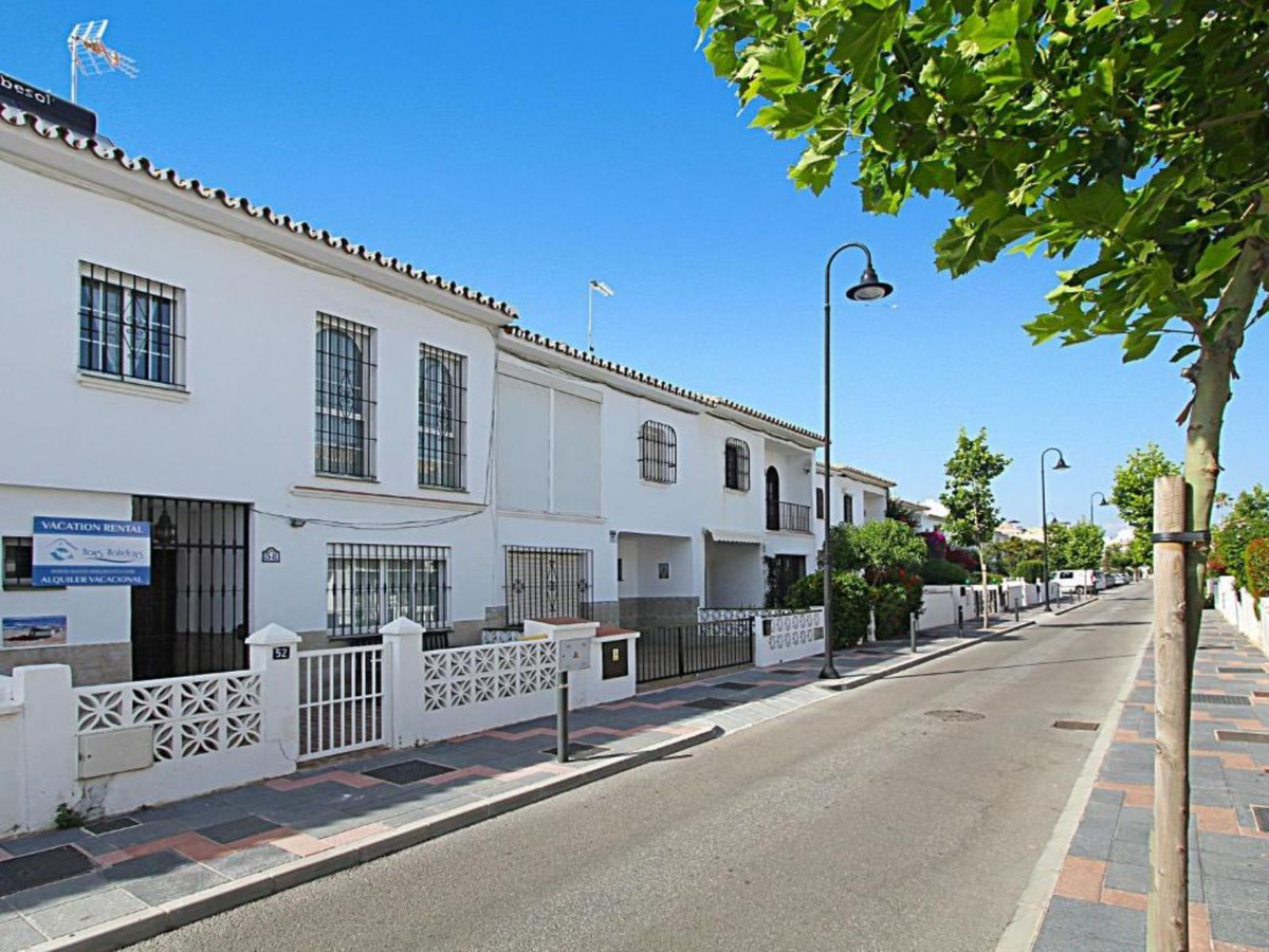 3 bedroom Townhouse For Sale in La Cala de Mijas, Málaga - thumb 1