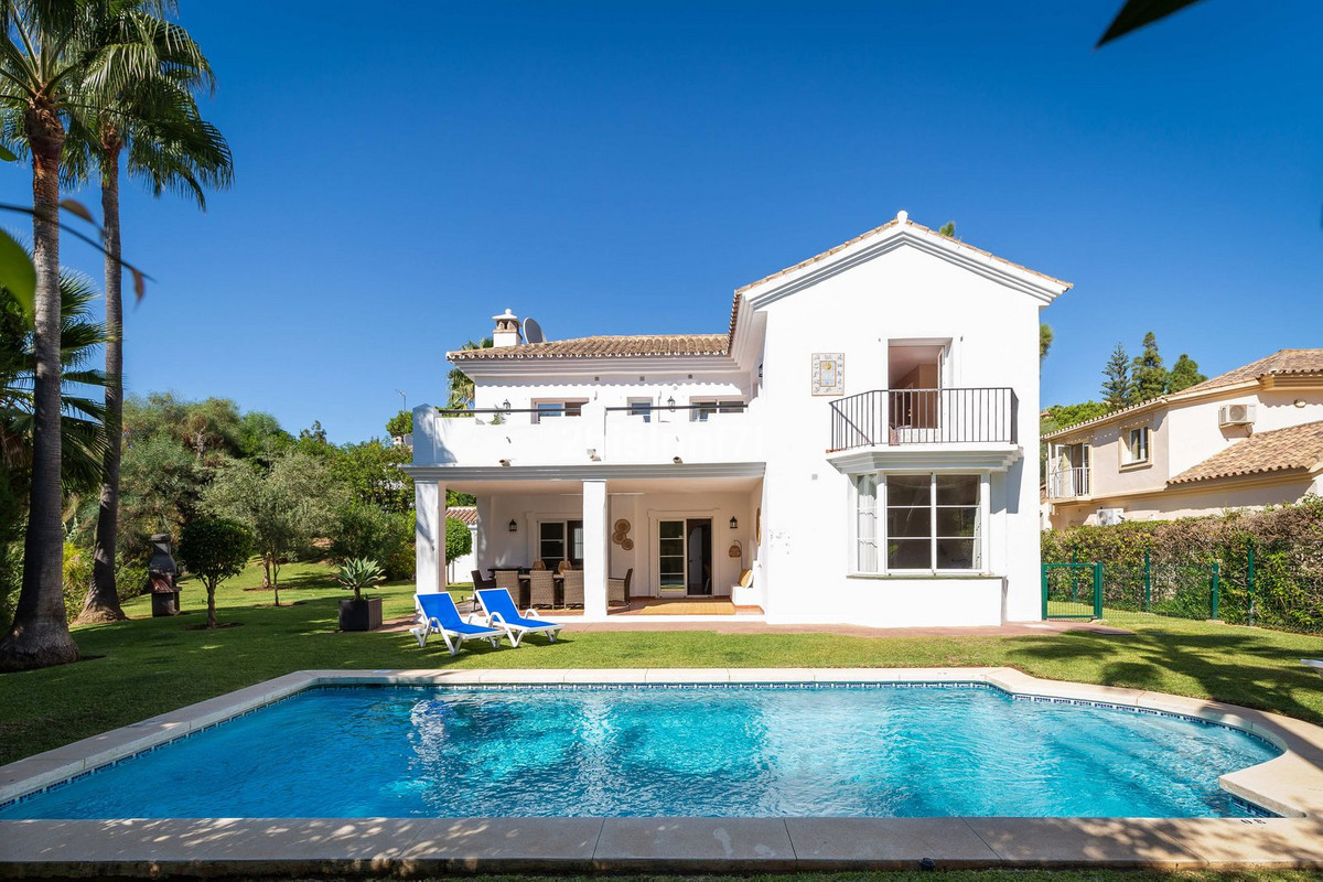 Villa zu verkaufen in Calahonda R4345150