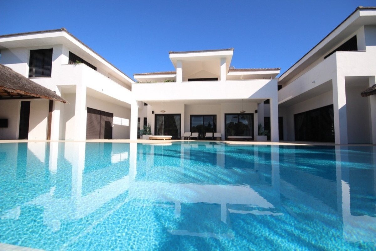 Villa te koop in Guadalmina Baja R3021947