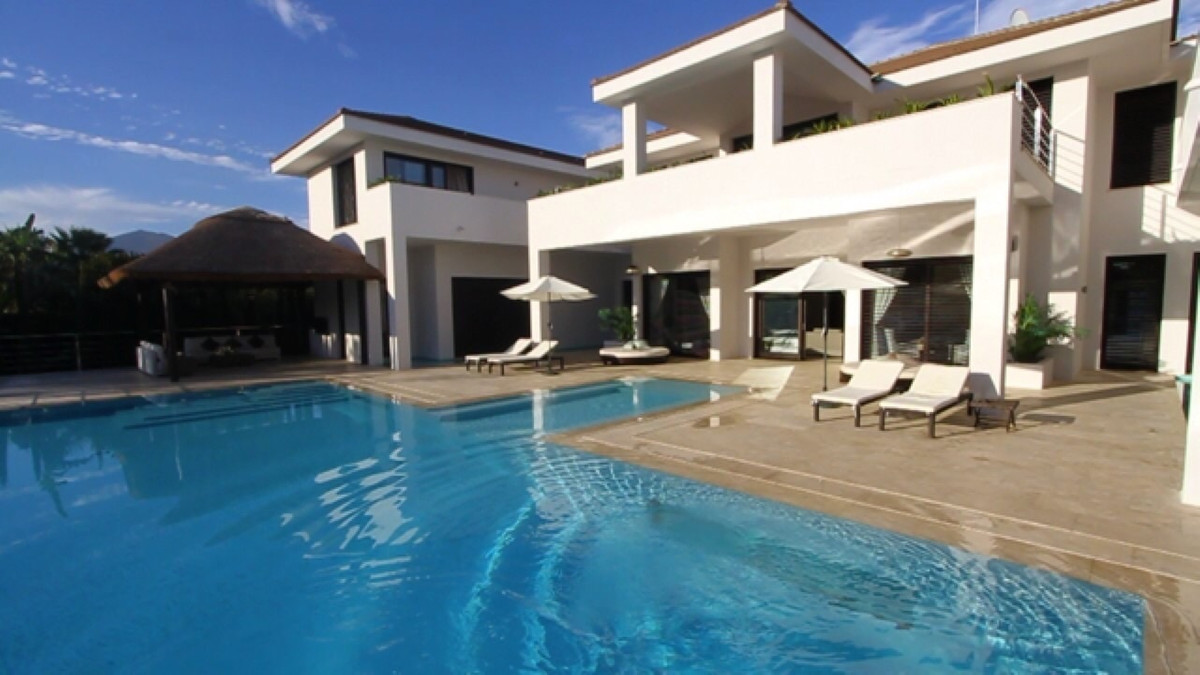 Villa te koop in Guadalmina Baja R3021947