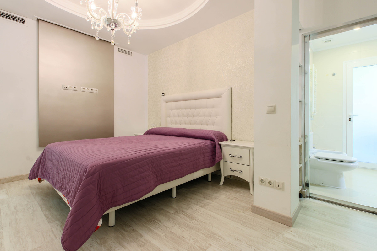5 bedroom Apartment For Sale in Benahavís, Málaga - thumb 5