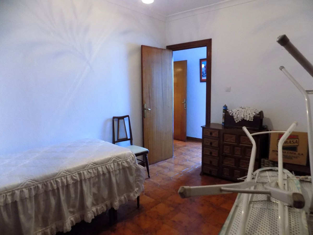 5 Bedroom Terraced Townhouse For Sale Guaro