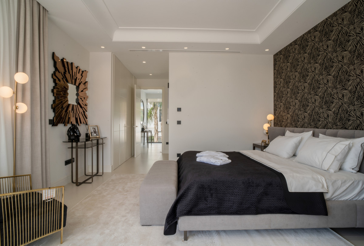 4 bedroom Villa For Sale in The Golden Mile, Málaga - thumb 21