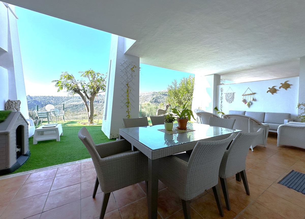 Begane grond appartement te koop in Casares Playa R4593394