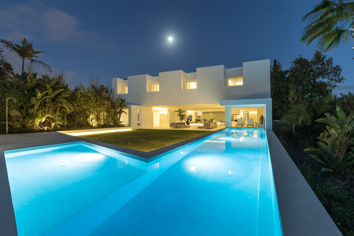 Detached Villa for sale in Guadalmina Alta R4406344