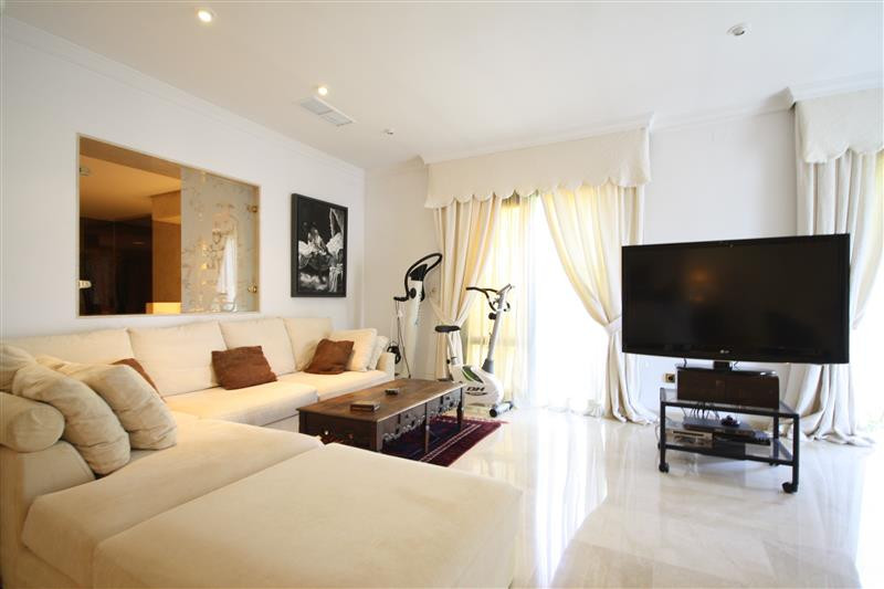 6 Bedroom Villa for sale Los Monteros