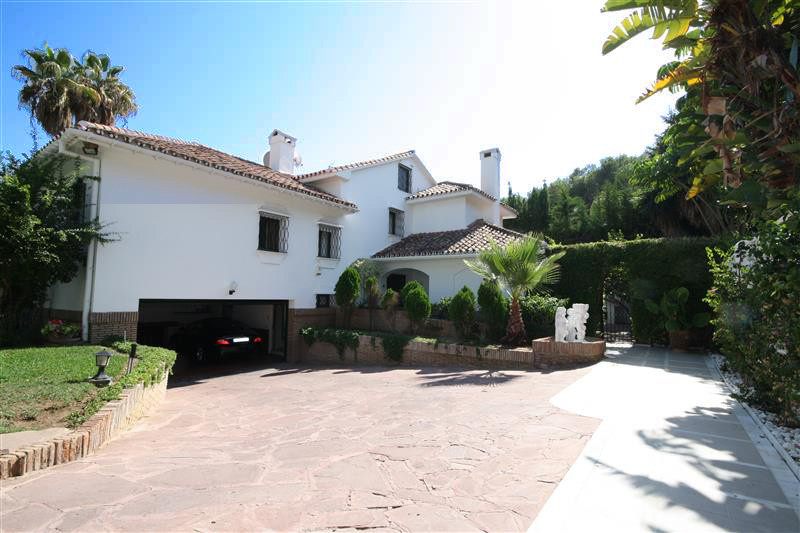 6 bedroom Villa For Sale in Los Monteros, Málaga - thumb 5