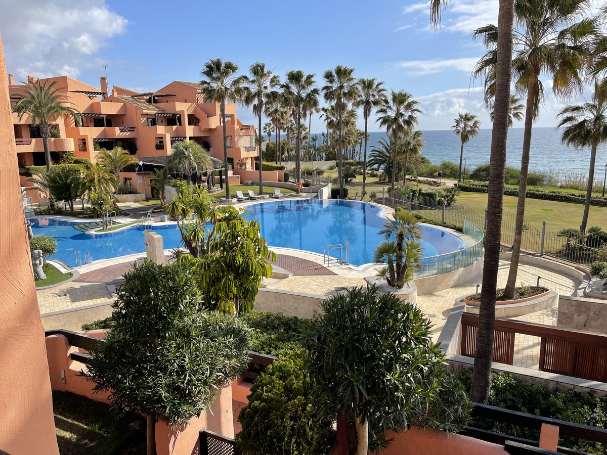 6 bedroom Apartment For Sale in New Golden Mile, Málaga