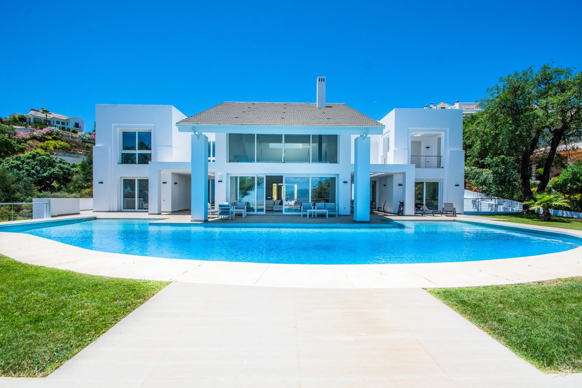 Villa te koop in La Mairena R4434490