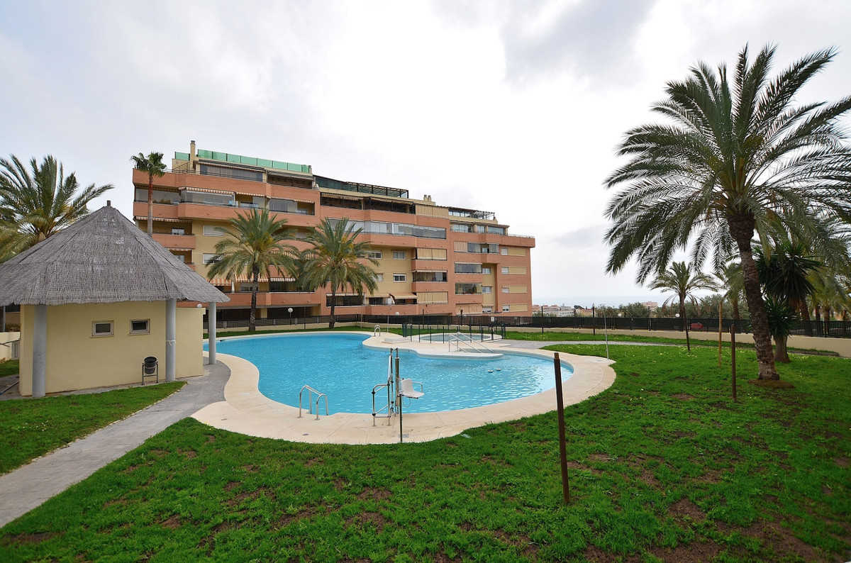 Nice apartment with SEA VIEWS located in El Pinillo (Torremolinos). Good location close to amenities, Spain