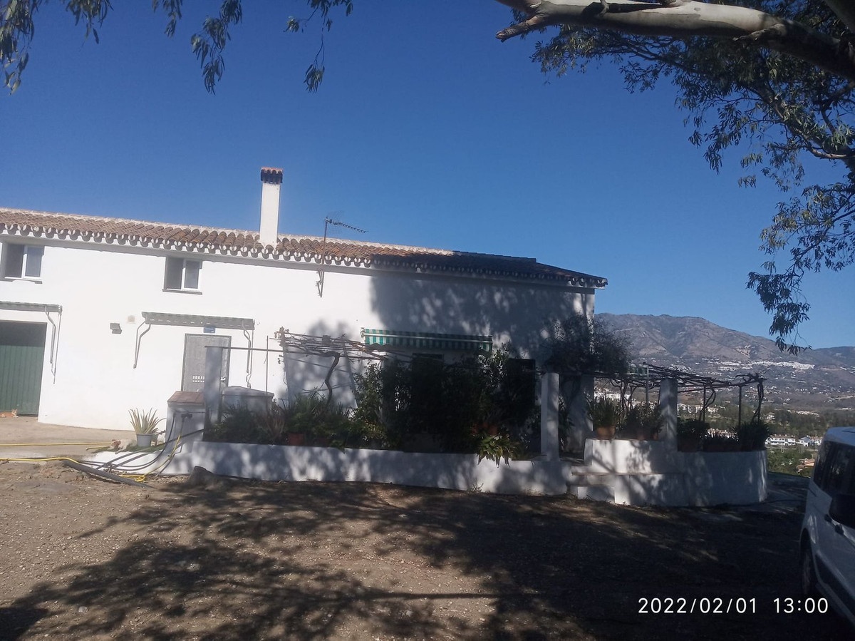 Villa for sale in El Chaparral, Costa del Sol