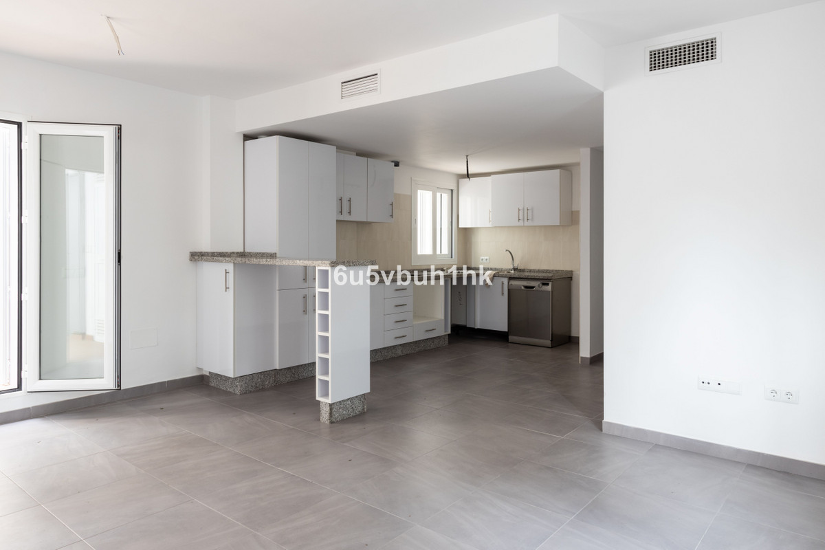 3 Bedroom Middle Floor Apartment For Sale Torremolinos, Costa del Sol - HP4393756