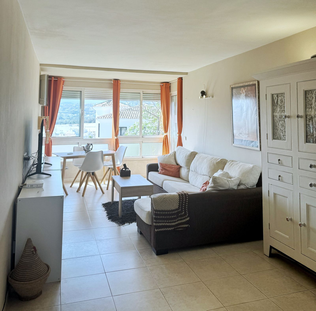 Ground Floor Apartment for sale in Nueva Andalucía, Costa del Sol