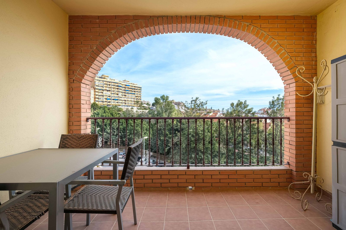 1 bedroom Apartment For Sale in Los Pacos, Málaga