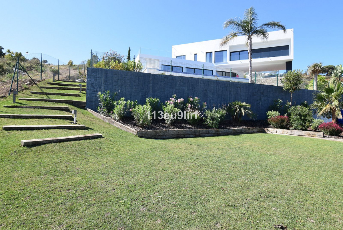 						Villa  Detached
																					for rent
																			 in La Cala Golf
					