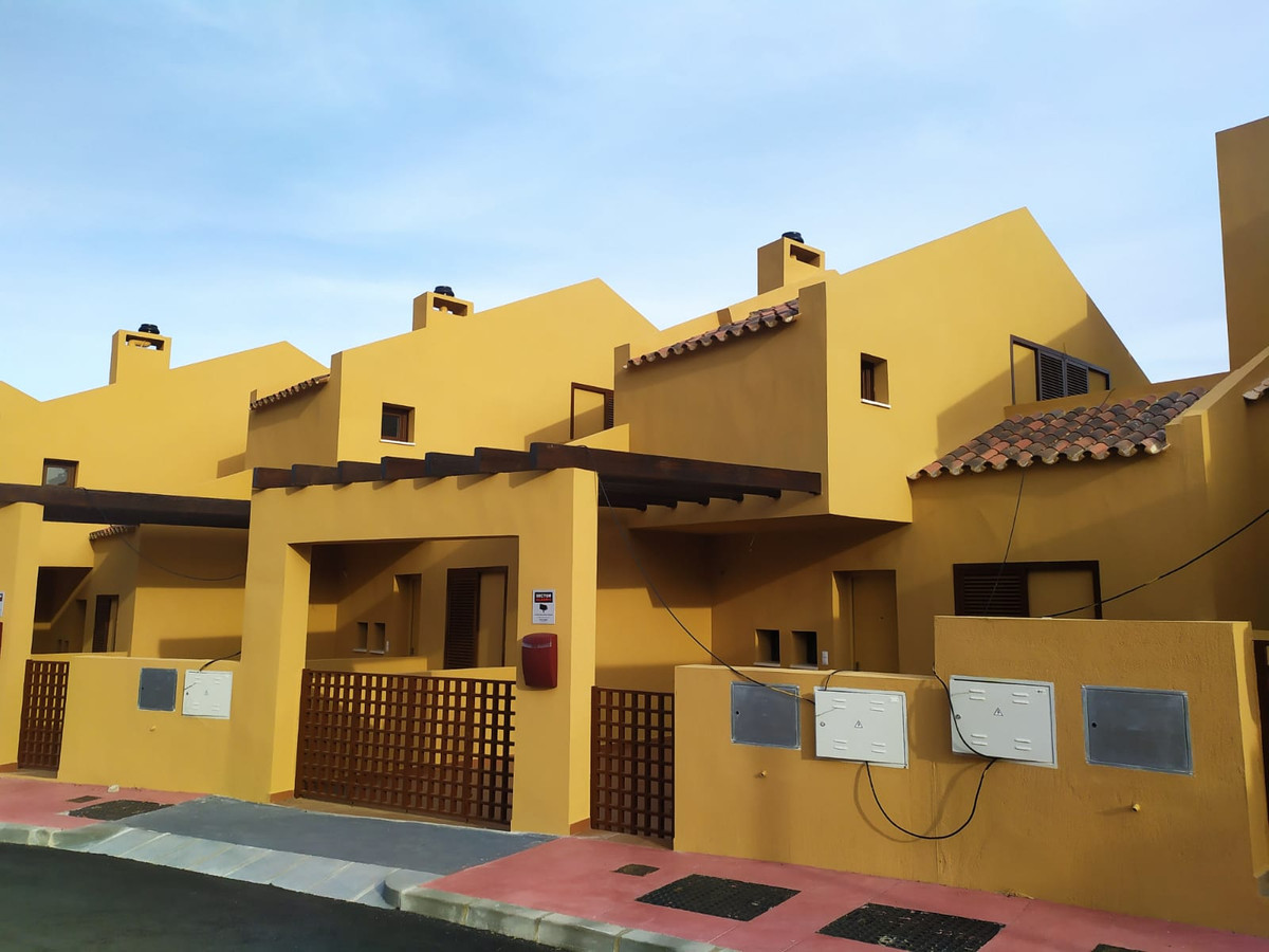 4 bedroom Townhouse For Sale in Torreblanca, Málaga - thumb 5