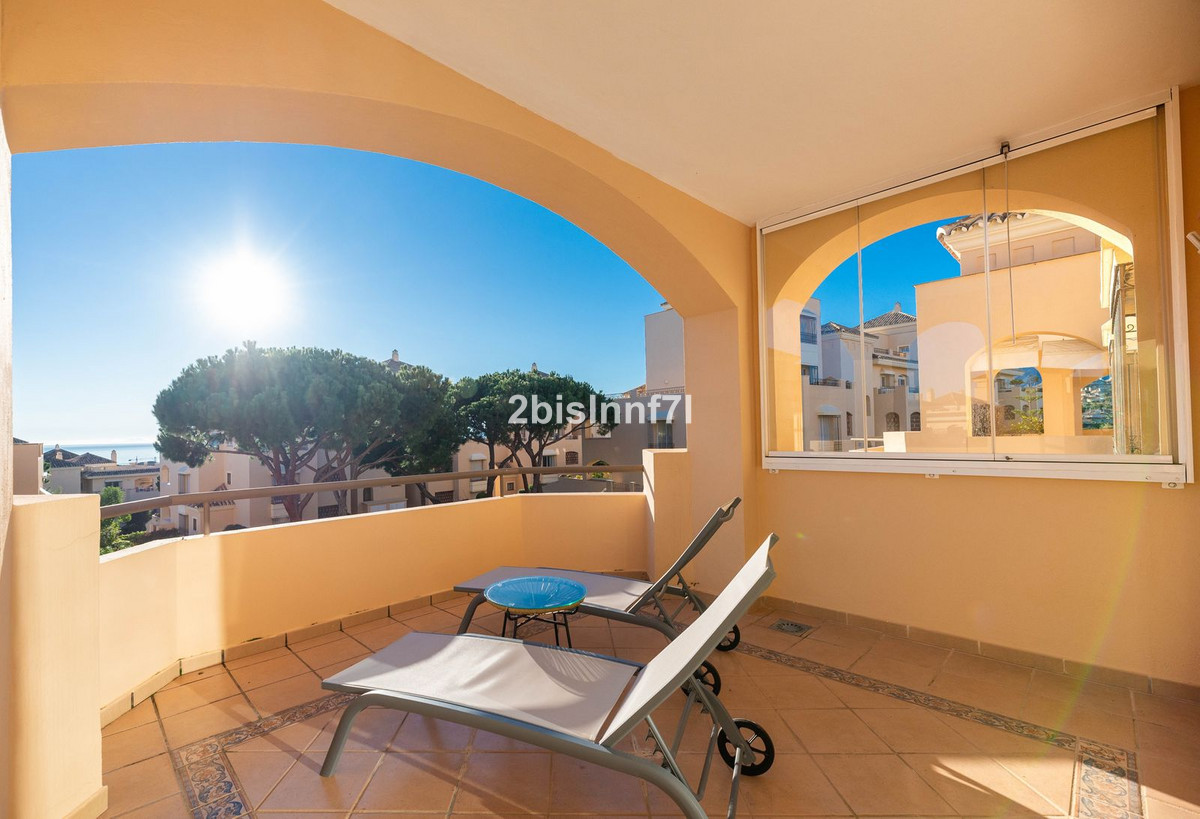 Luxury, elegant and very well kept 3 bed 3 baths apartment in the sought-after complex of Hacienda E, Spain