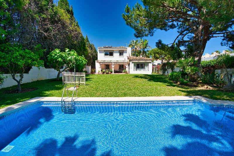 4 Bedroom Detached Villa For Sale Las Chapas, Costa del Sol - HP4063879