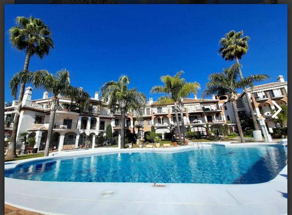 BEAUTIFUL AND BRIGHT 1 BEDROOM APARTMENT LOCATED IN A LOVELY URBANISTION IN THE MIDDLE OF MIJAS GOLF, Spain