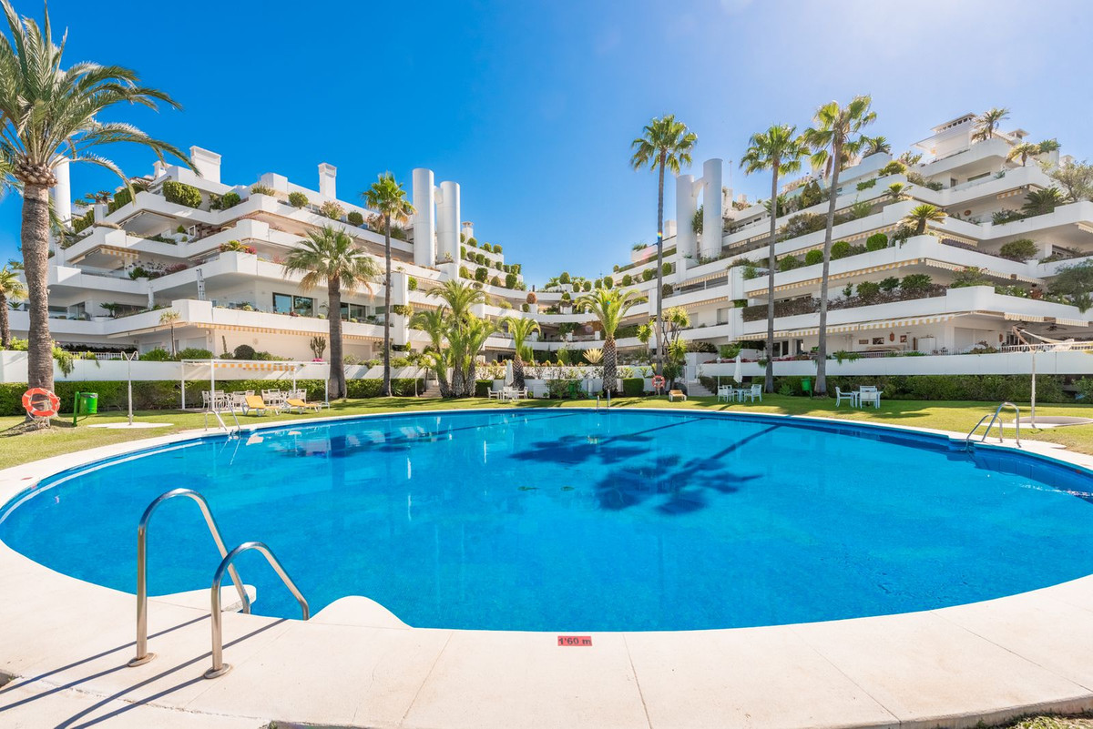 2 Bedroom Middle Floor Apartment For Sale The Golden Mile, Costa del Sol - HP4713400