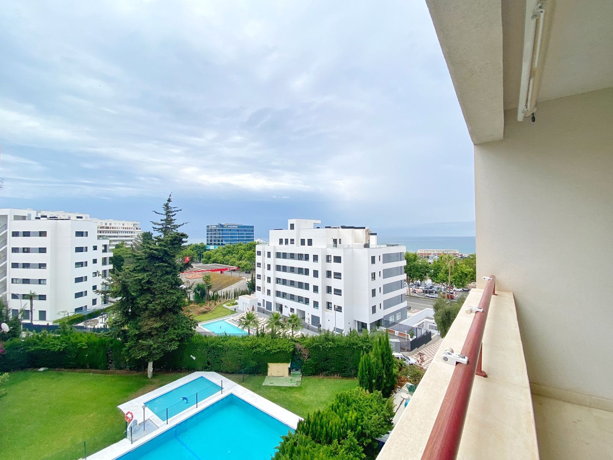 2 Bedroom Middle Floor Apartment For Sale Marbella, Costa del Sol - HP2950226