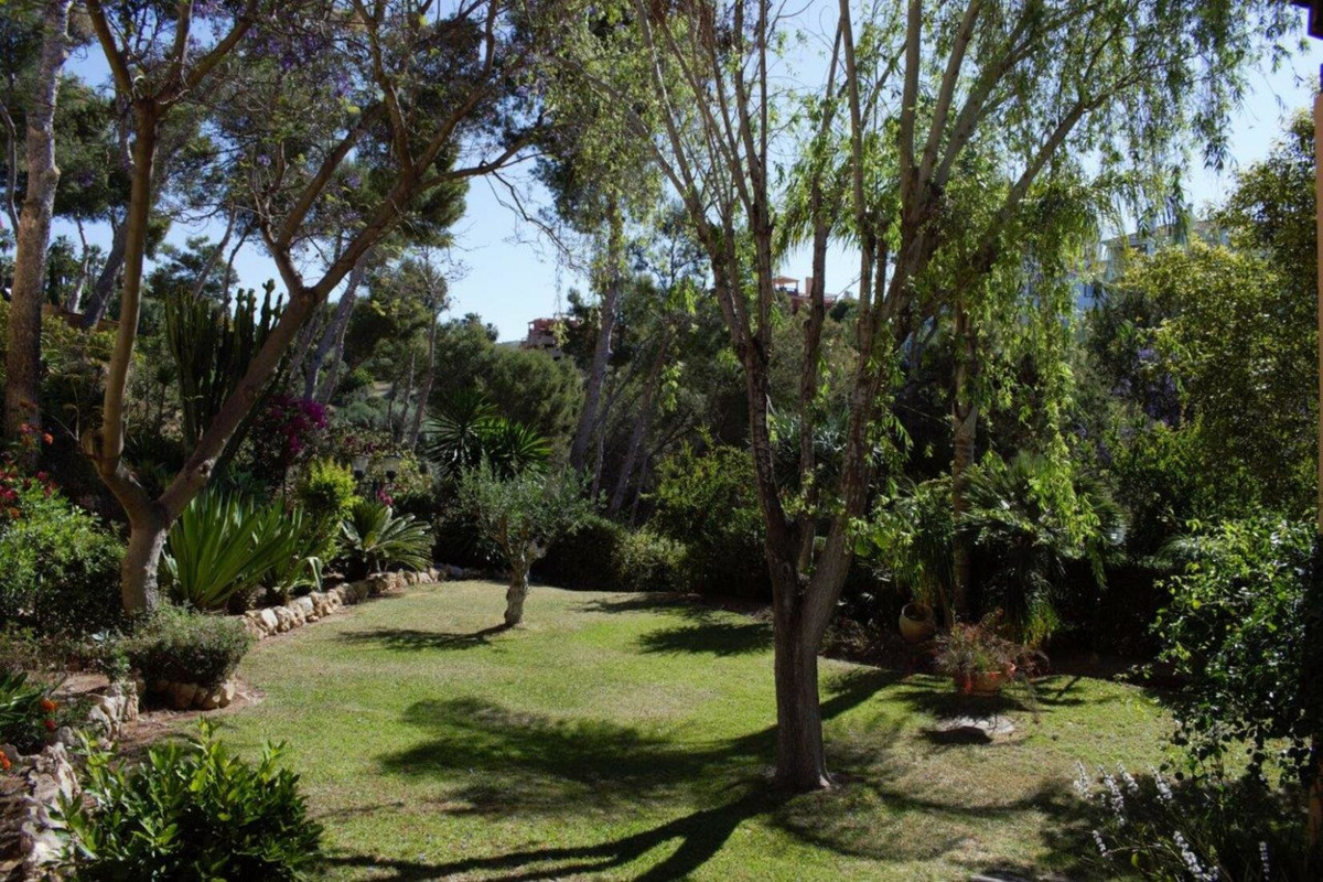 5 bedroom Villa For Sale in Las Chapas, Málaga - thumb 27