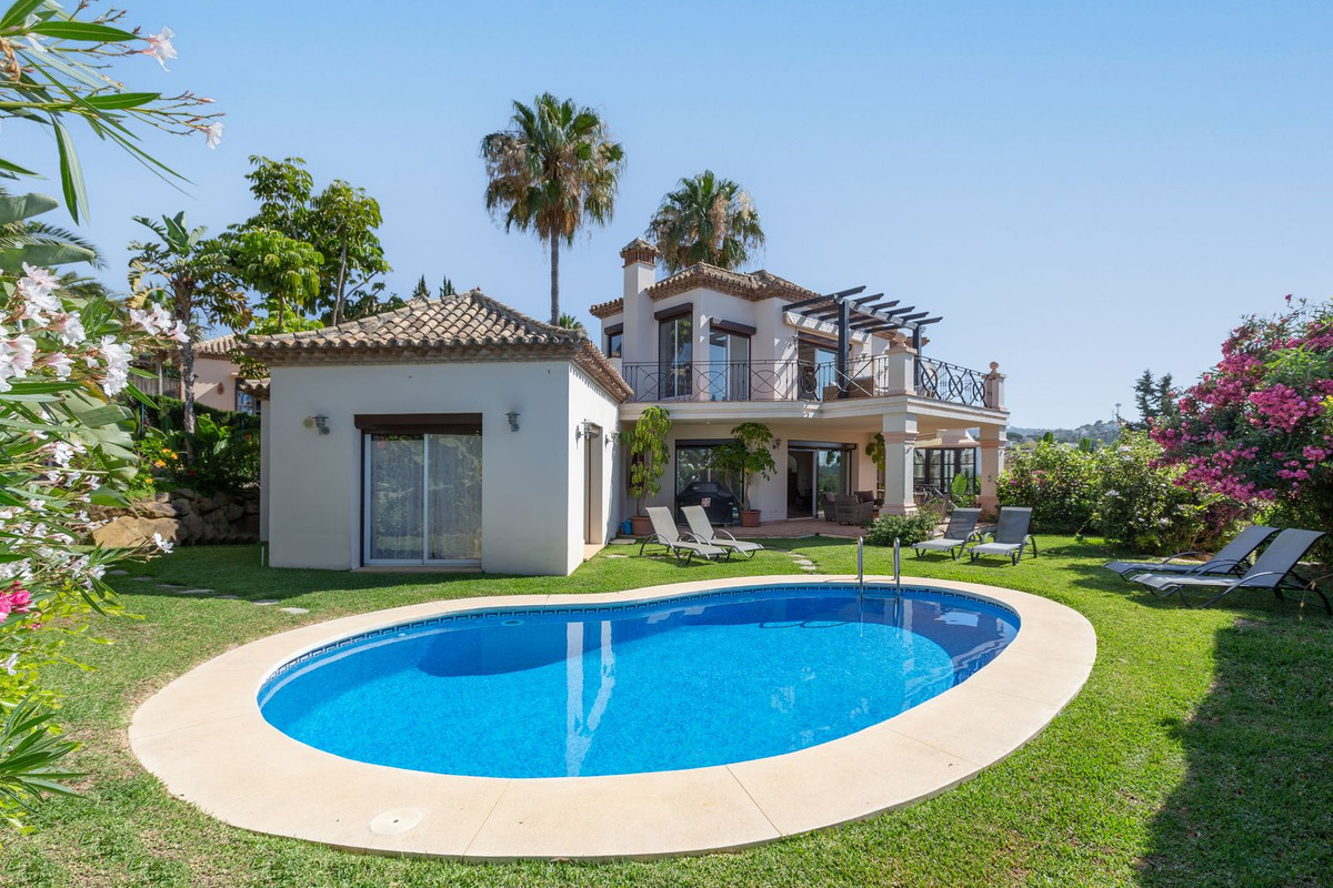 4 Bedroom Detached Villa For Sale Elviria, Costa del Sol - HP2924438