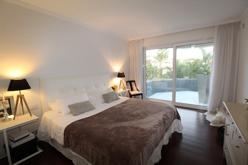 4 bedroom Apartment For Sale in Nueva Andalucía, Málaga - thumb 4