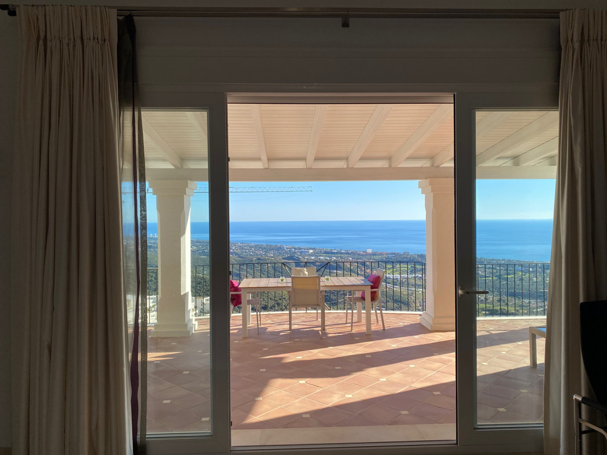 6 bedroom Villa For Sale in Altos de los Monteros, Málaga - thumb 12
