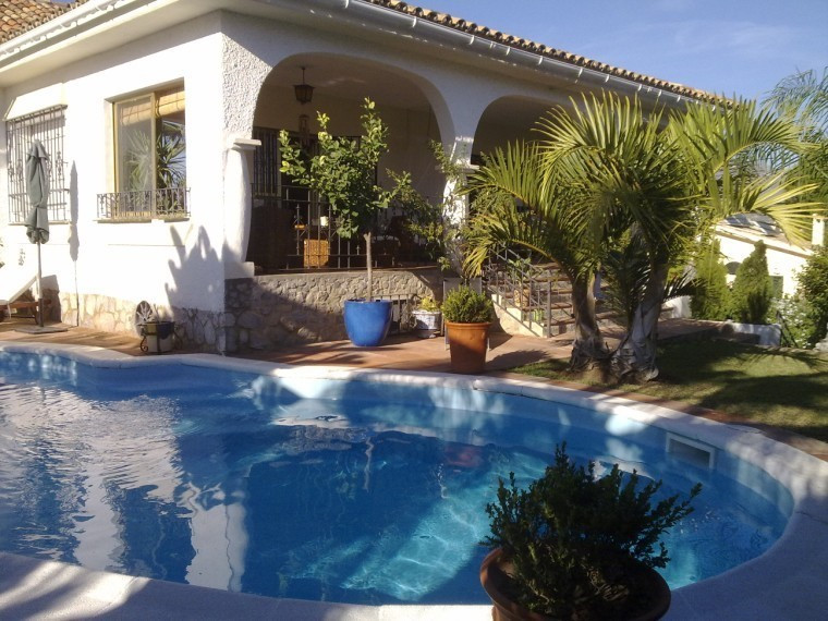 Vrijstaande Villa te koop in Nueva Andalucía R151353