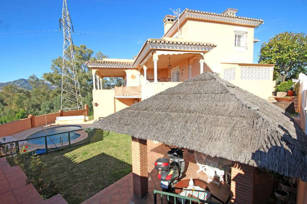 Fantastic detached  villa, in the heart of San Pedro de Alcantara, ideal for a large family,well loc, Spain