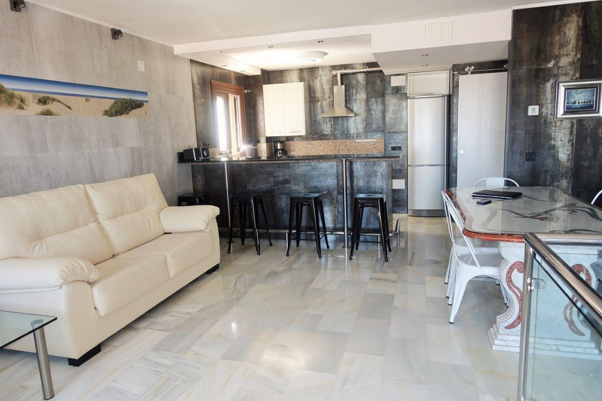 Apartamento Planta Media en venta en Puerto Banús, Costa del Sol