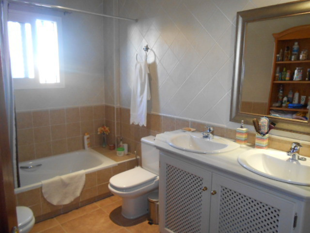 3 bedroom Townhouse For Sale in Los Boliches, Málaga - thumb 5